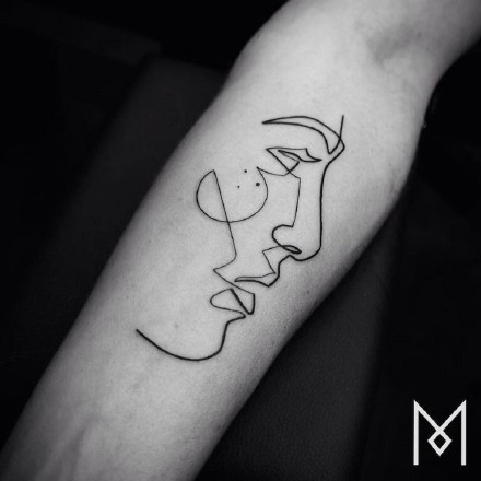 点击大图看下一张：国外纹身师的一条线简约纹身图案作品欣赏