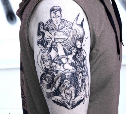 点击大图看下一张：酷炫的一组漫威英雄角色纹身图案欣赏