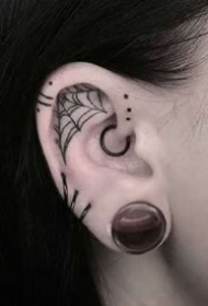 耳朵纹身--9张耳朵周边可以纹的小清新纹身图案