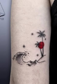 一组来自国外纹身师的小红点红黑元素纹身图案