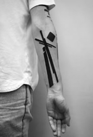 极简几何纹身 --来自莫斯科纹身师 Stanislaw Wilczynski 的纹身图案