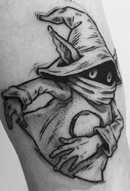 黑灰点刺风格的一组纹身作品图案欣赏