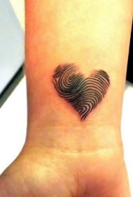 指纹纹身--一组创意指纹爱心纹身图案欣赏