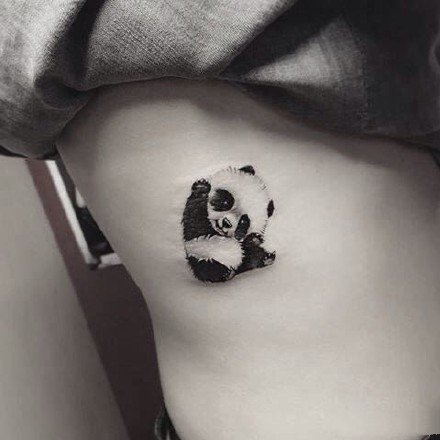点击大图看下一张：很可爱的一组简约小清新熊猫纹身图案作品