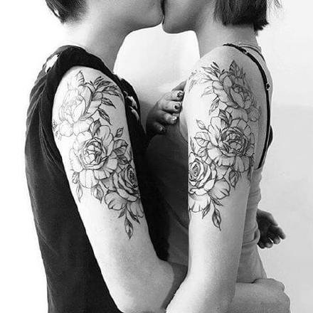 点击大图看下一张：一组情侣黑白色的小纹身作品图片9张