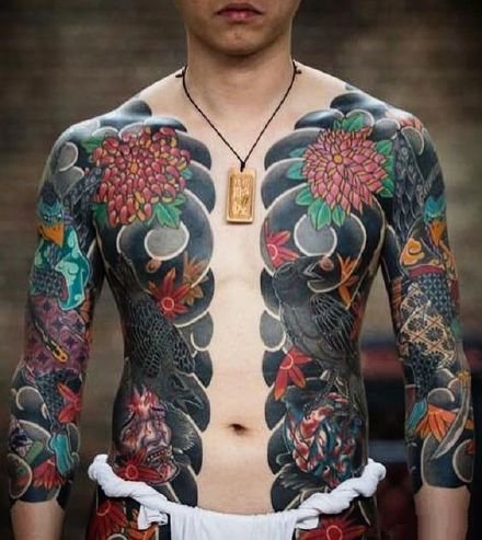 点击大图看下一张：9张男士霸气的双半甲花臂纹身图案作品欣赏