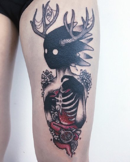 点击大图看下一张：大臂大腿上的漂亮暗黑纹身图案作品