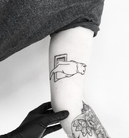 点击大图看下一张：古怪而迷人的手针纹身图案--加拿大纹身艺术家Jake Haynes