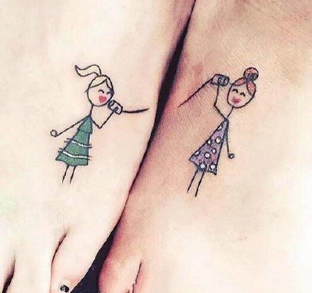 点击大图看下一张：适合闺蜜好姐妹一起纹的一组纹身图案欣赏