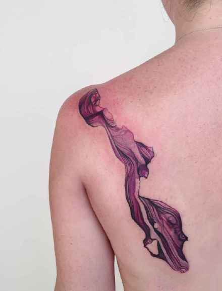 点击大图看下一张：纽约纹身艺术家的一组彩色创意纹身图案欣赏