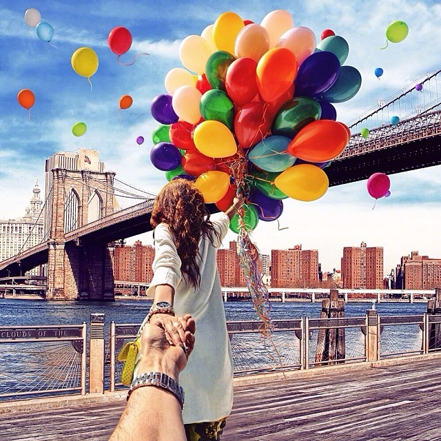 点击大图看下一张：浪漫的五彩气球图片