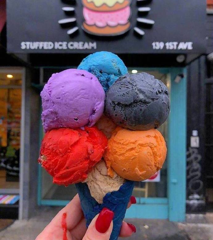 点击大图看下一张：入口即化的五彩冰淇淋