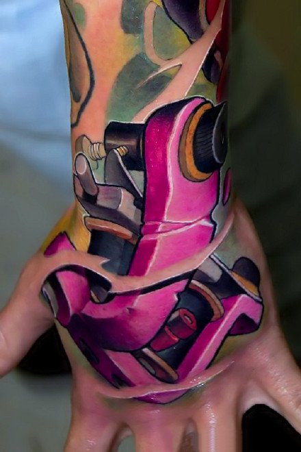 点击大图看下一张：和纹身机器材等相关的纹身作品图案