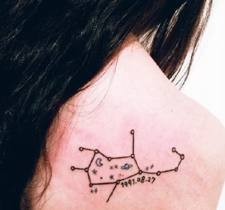 点击大图看下一张：处女座纹身：8张十二星座之处女座的星座符号纹身图案