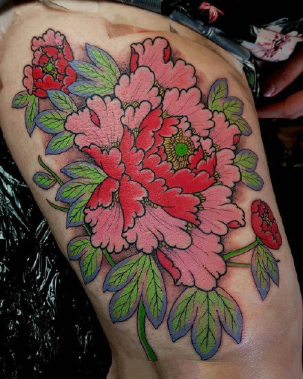 点击大图看下一张：传统风格的一组彩色牡丹等花卉纹身图案欣赏