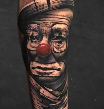 点击大图看下一张：欧美风格的一组写实红鼻子小丑肖像纹身图案