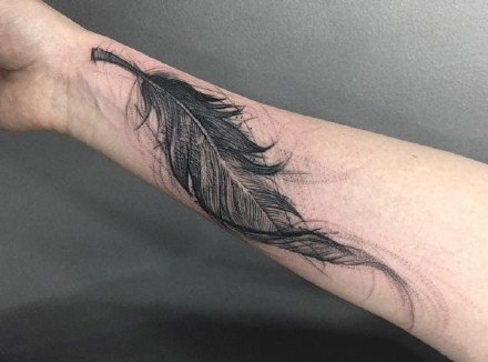 点击大图看下一张：9张飘逸的一组羽毛纹身图案欣赏