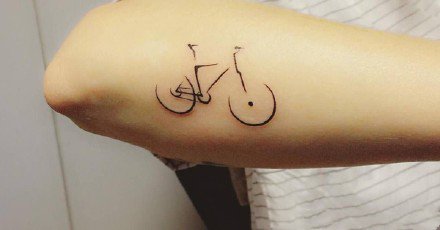 点击大图看下一张：单车纹身--一组简约自行车线条黑色小清新纹身图案