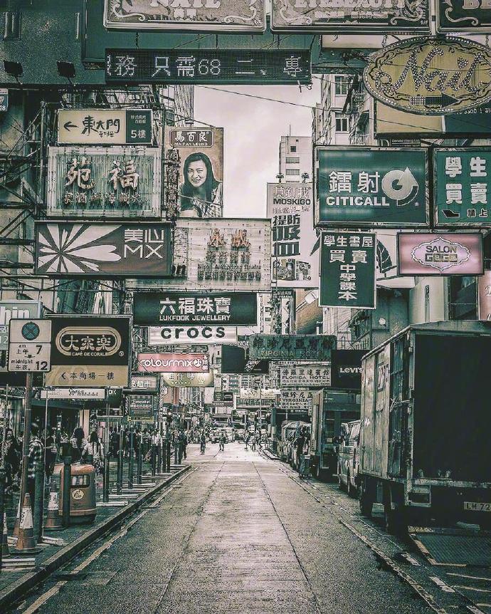 点击大图看下一张：旧时繁华的香港街景图片欣赏