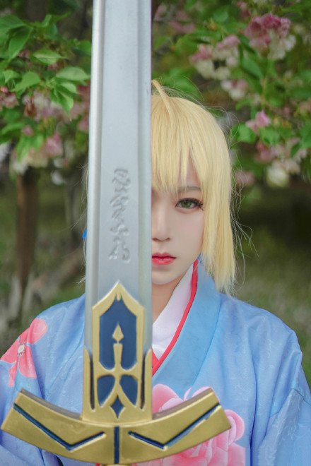 点击大图看下一张：软玉温香的日本和服cosplay图片