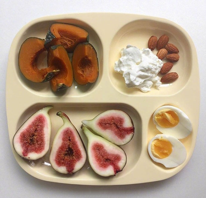 点击大图看下一张：水果搭配蔬菜的健康减肥餐
