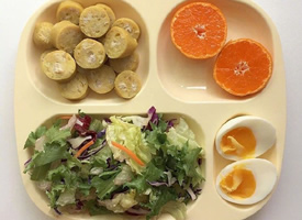 水果搭配蔬菜的健康减肥餐