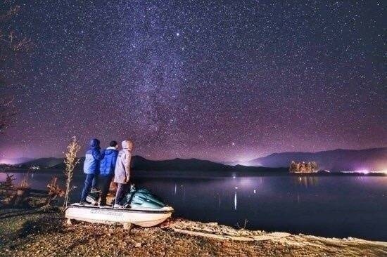 点击大图看下一张：一定要和喜欢的人去泸沽湖看浪漫的星空