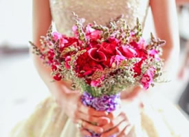 人生只有一次婚礼一定要选一束独一无二的捧花