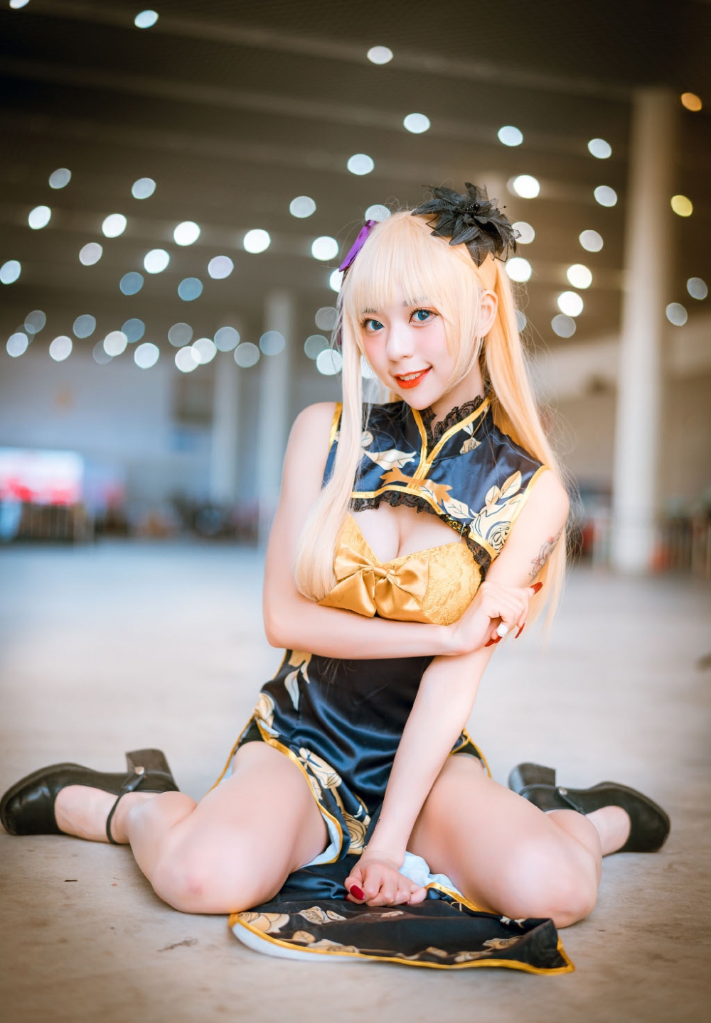 点击大图看下一张：旗袍美女高开叉美腿性感同人cosplay图片