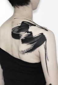 深黑色的一组飘逸水墨风格的纹身图案