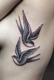 9张飘逸灵动的一组燕子纹身图案欣赏