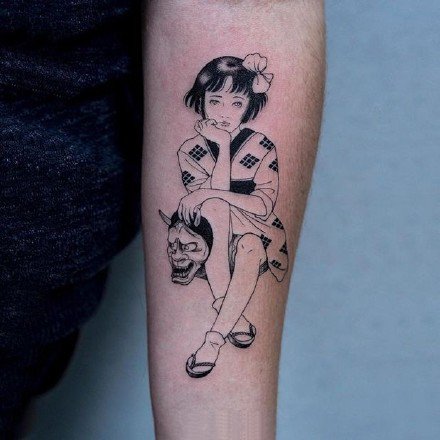 点击大图看下一张：黑色调的一组小女郎纹身图片作品