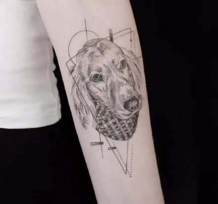 点击大图看下一张：和汪星人相关的一组宠物狗狗纹身图案