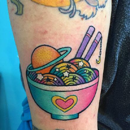 点击大图看下一张：美食纹身：一组很有诱惑力的彩色食物纹身图案