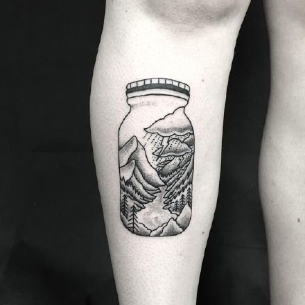 点击大图看下一张：瓶子刺青：关于瓶子的一组黑色纹身创意图案