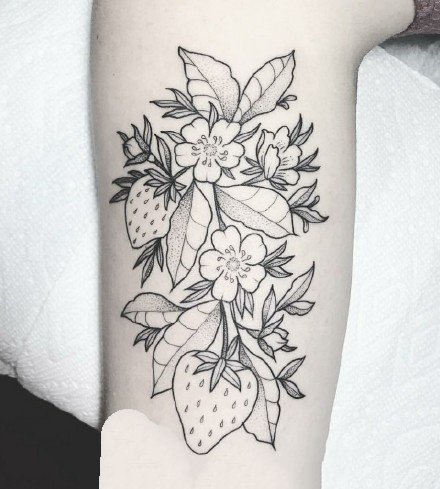 点击大图看下一张：手臂和大腿上适合的大幅点刺黑灰花卉纹身图案欣赏