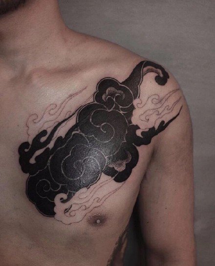 点击大图看下一张：黑色祥云纹身：中国风格的一组黑色祥云等纹身图案