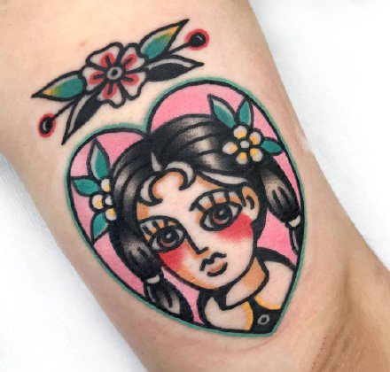 点击大图看下一张：oldschool小女孩纹身：oldschool风格的一组小菇娘女孩纹身图案
