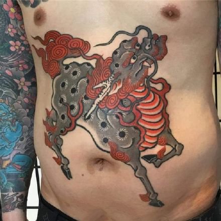 点击大图看下一张：日式麒麟纹身：9张传统日式风格的麒麟纹身图案