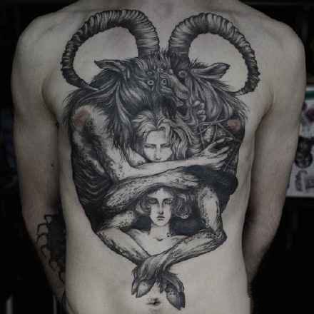 点击大图看下一张：诡异纹身：暗黑风格的一组诡异动物纹身图案欣赏
