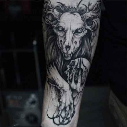 点击大图看下一张：诡异纹身：暗黑风格的一组诡异动物纹身图案欣赏