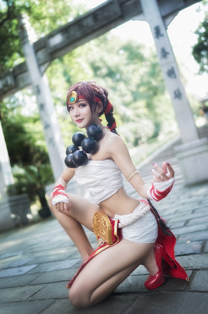 点击大图看下一张：长腿美女cosplay性感帅气少女图片