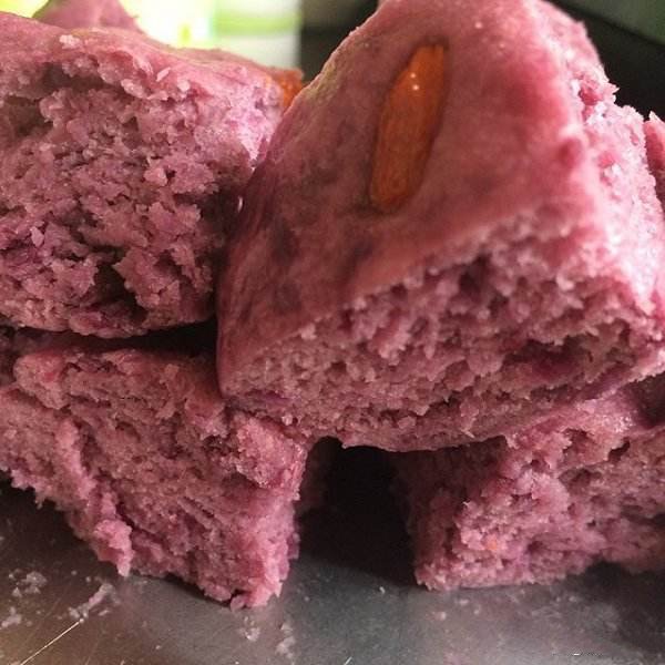 点击大图看下一张：早餐系列南瓜发糕、红糖发糕、紫薯发糕