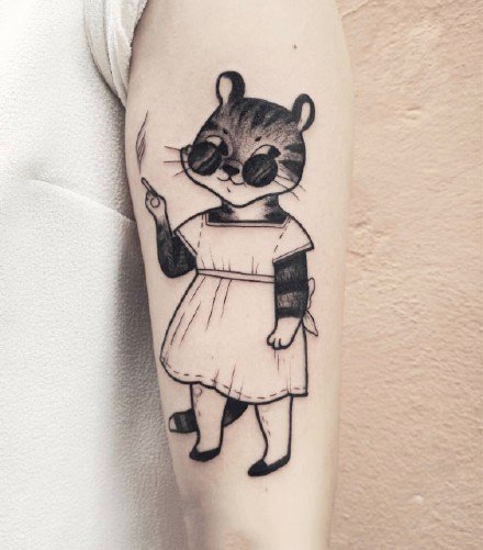 点击大图看下一张：可爱的一组黑灰童趣动物单线纹身作品图案