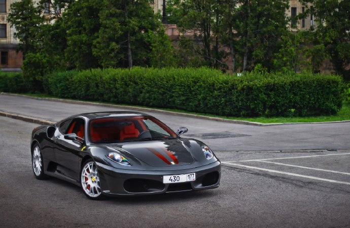 点击大图看下一张：深灰色法拉利Ferrari 430 分辨率：2560图片
