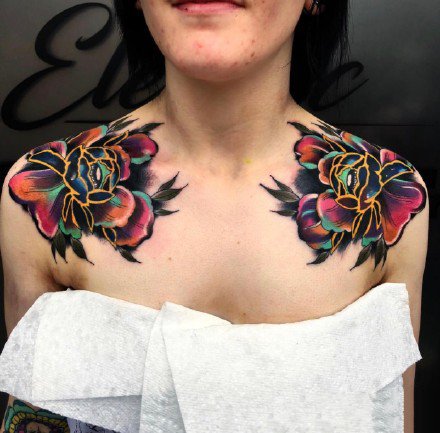 点击大图看下一张：女士很喜欢的漂亮玫瑰花纹身作品图片9张