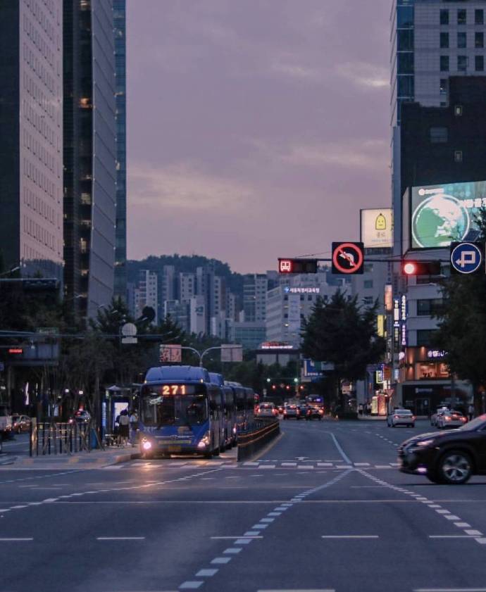 点击大图看下一张：韩国首尔街头的拍摄图片欣赏