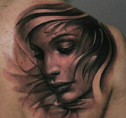 点击大图看下一张：欧美写实风格的黑灰女郎人像纹身作品9张