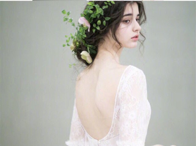 点击大图看下一张：超仙的美丽优雅的新娘发饰图片