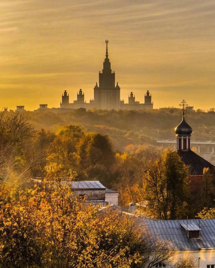 点击大图看下一张：俄罗斯的秋天，满目秋色，遍地金黄